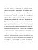 El voleibol es un deporte donde dos equipos se enfrentan sobre un terreno de juego liso separados por una red central