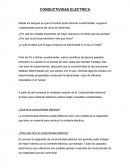 ¿A qué se debe que el agua conduzca la electricidad si no es un metal?
