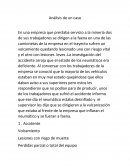 En una empresa que prestaba servicio a la minería dos de sus trabajadores se dirigen a la faena en una de las camionetas de la empresa