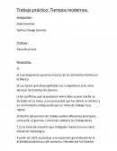 El protagonista ajusta las tuercas de los elementos hechos en la fábrica..