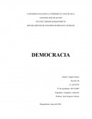 La democracia tuvo su más alto punto con los griegos, cuando el pueblo verdaderamente contaba con el poder de decidir lo que quería y hacia dónde iba.