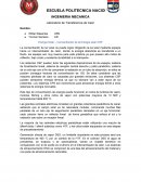 La concentración de luz solar se puede lograr dirigiendo la luz solar mediante espejos