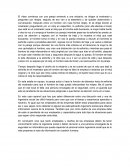 El video comienza con una pareja entrando a una relojería