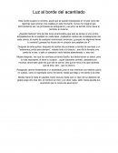 Luz al borde del acantilado