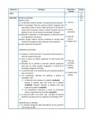 La docente muestra el título “Los paiches del amazonas”