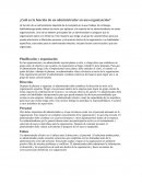 ¿Cuál es la función de un administrador en una organización?